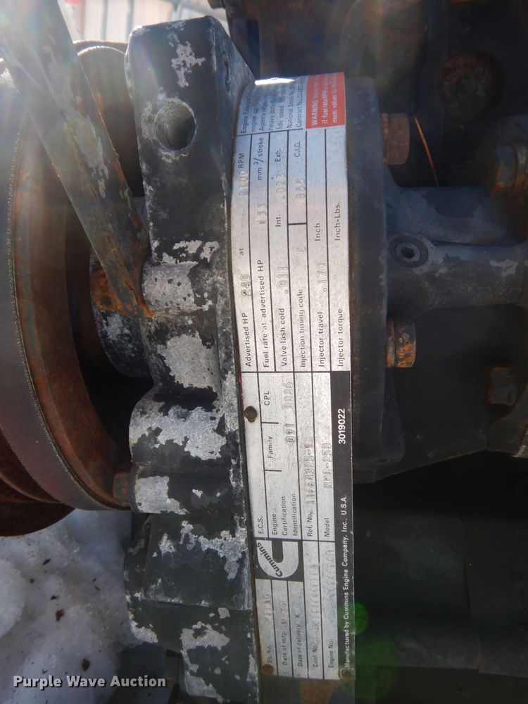 image for item KU9737 Cummins NHC250  engine
