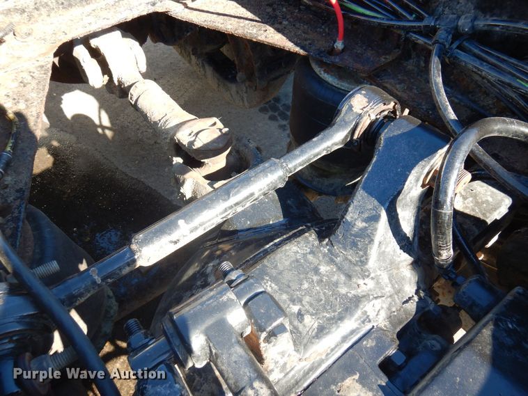 image for item KU9748 1998 Ford LT9522 truck cab and chassis