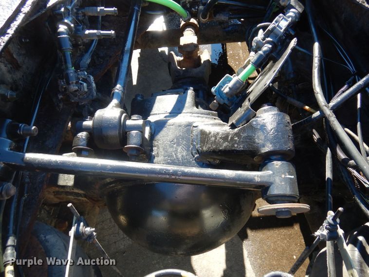 image for item KU9748 1998 Ford LT9522 truck cab and chassis