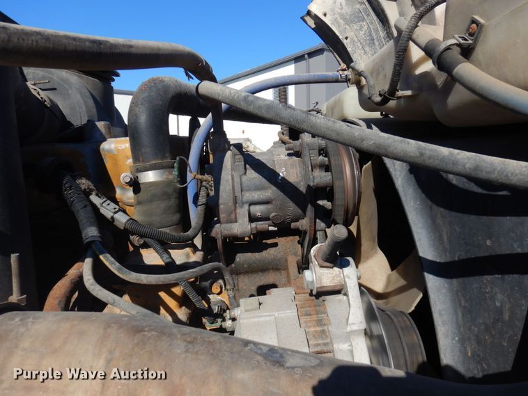 image for item KU9748 1998 Ford LT9522 truck cab and chassis