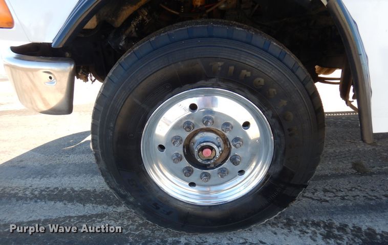 image for item KU9748 1998 Ford LT9522 truck cab and chassis