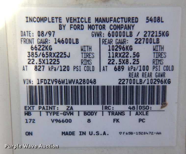 image for item KU9748 1998 Ford LT9522 truck cab and chassis