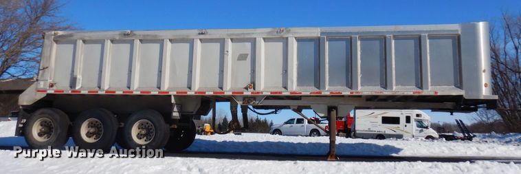 image for item KU9763 1999 East  end dump trailer