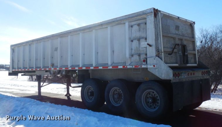 image for item KU9763 1999 East  end dump trailer