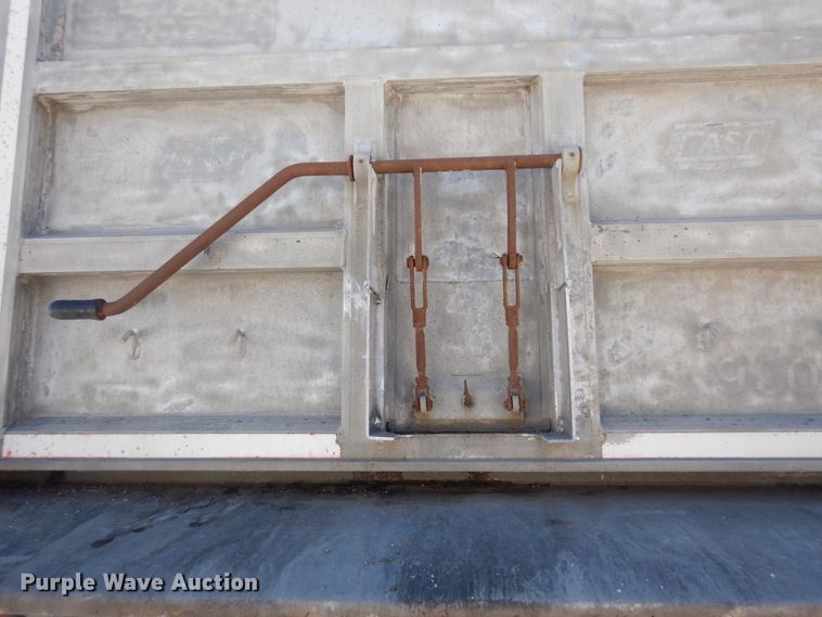 image for item KU9763 1999 East  end dump trailer