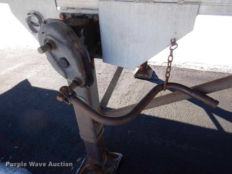 image for item KU9763 1999 East  end dump trailer