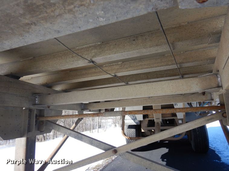 image for item KU9763 1999 East  end dump trailer