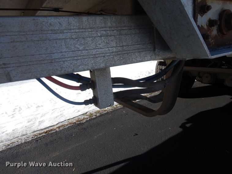 image for item KU9763 1999 East  end dump trailer