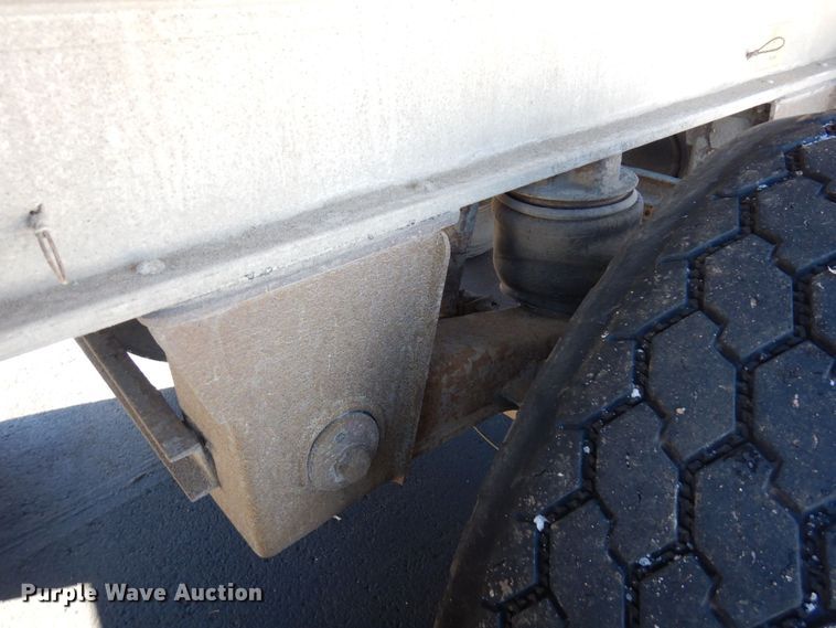 image for item KU9763 1999 East  end dump trailer