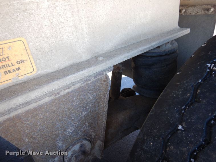 image for item KU9763 1999 East  end dump trailer