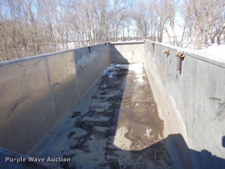 image for item KU9763 1999 East  end dump trailer