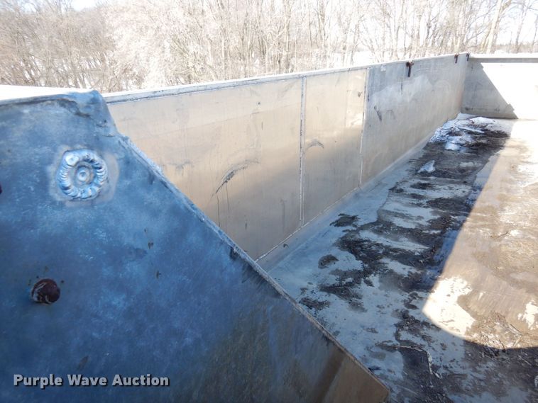 image for item KU9763 1999 East  end dump trailer