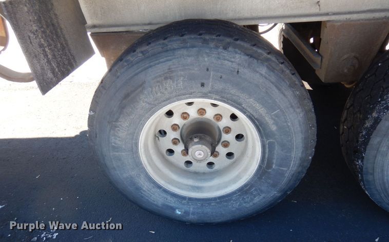 image for item KU9763 1999 East  end dump trailer