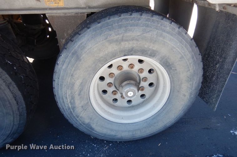 image for item KU9763 1999 East  end dump trailer