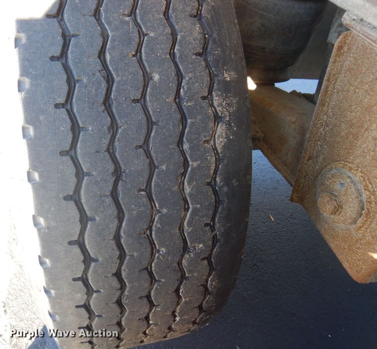 image for item KU9763 1999 East  end dump trailer