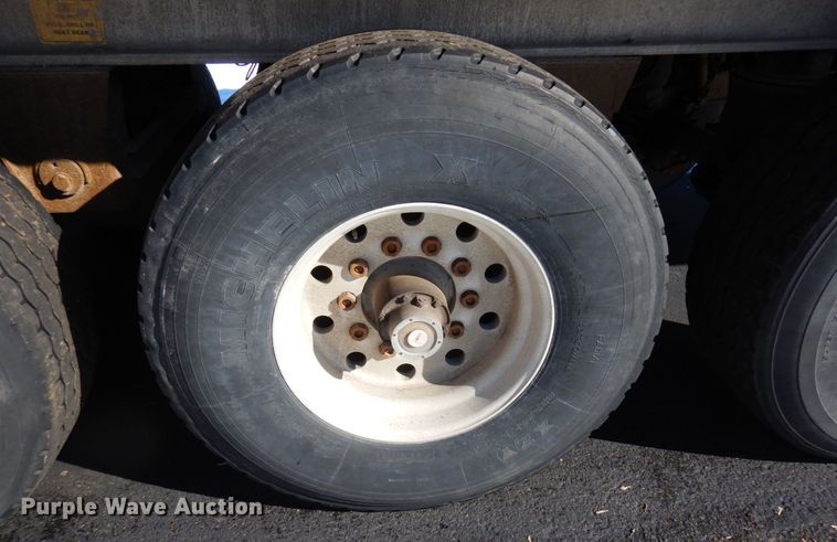 image for item KU9763 1999 East  end dump trailer