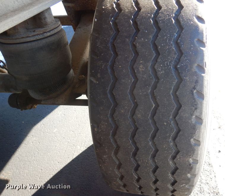 image for item KU9763 1999 East  end dump trailer