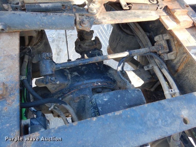 image for item KU9821 2003 Freightliner Cascadia  semi truck