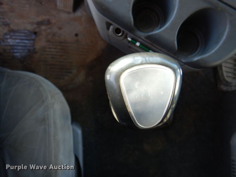 image for item KU9821 2003 Freightliner Cascadia  semi truck