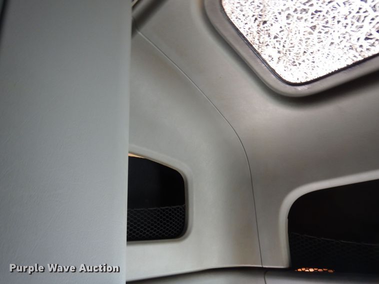 image for item KU9821 2003 Freightliner Cascadia  semi truck