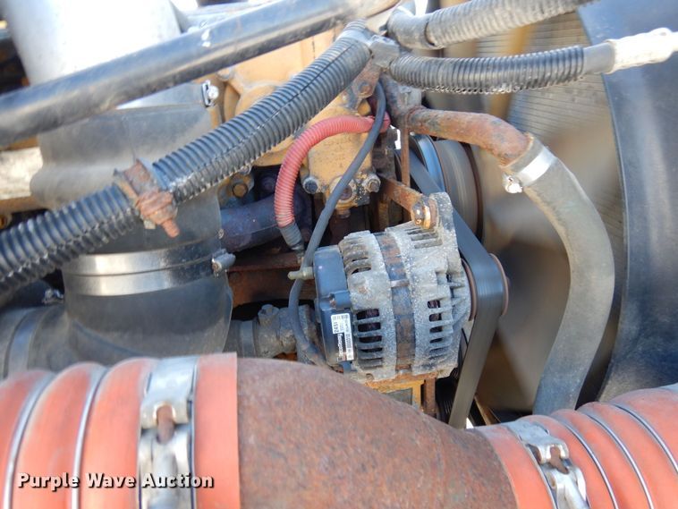 image for item KU9821 2003 Freightliner Cascadia  semi truck