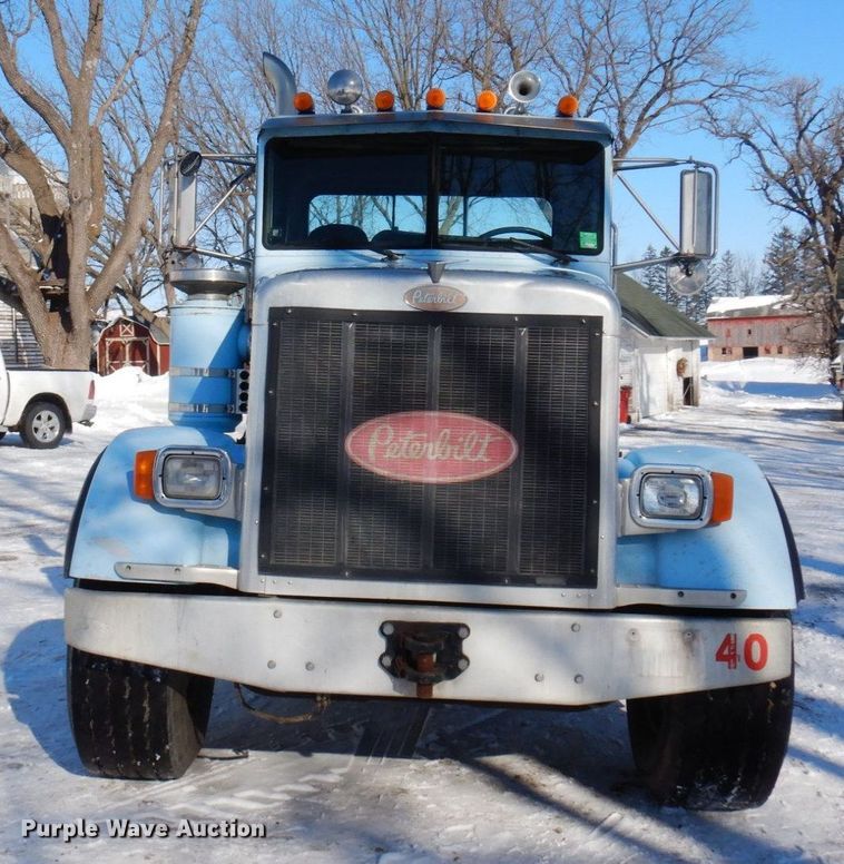 image for item KU9822 1997 Peterbilt 357  roll-off container truck