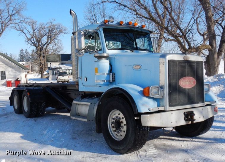 image for item KU9822 1997 Peterbilt 357  roll-off container truck