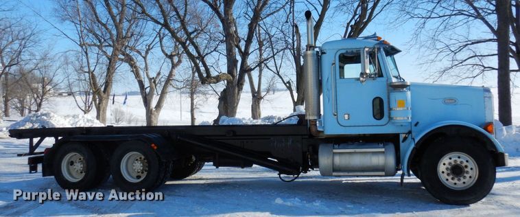 image for item KU9822 1997 Peterbilt 357  roll-off container truck