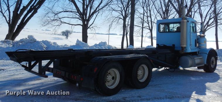 image for item KU9822 1997 Peterbilt 357  roll-off container truck