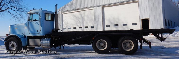 image for item KU9822 1997 Peterbilt 357  roll-off container truck