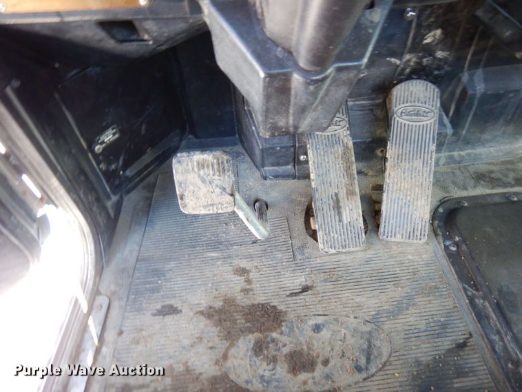 image for item KU9822 1997 Peterbilt 357  roll-off container truck