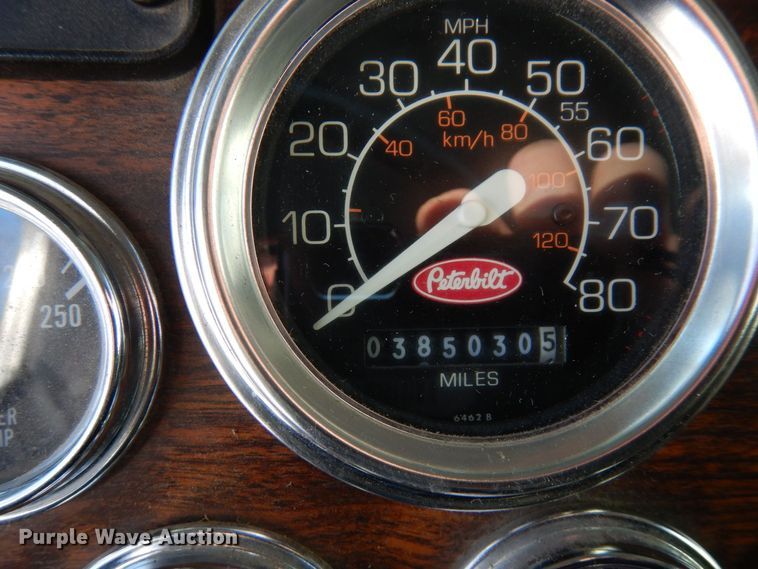 image for item KU9822 1997 Peterbilt 357  roll-off container truck