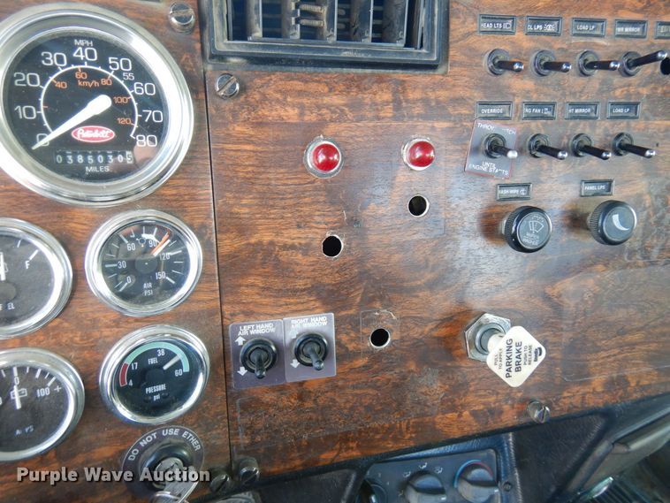 image for item KU9822 1997 Peterbilt 357  roll-off container truck