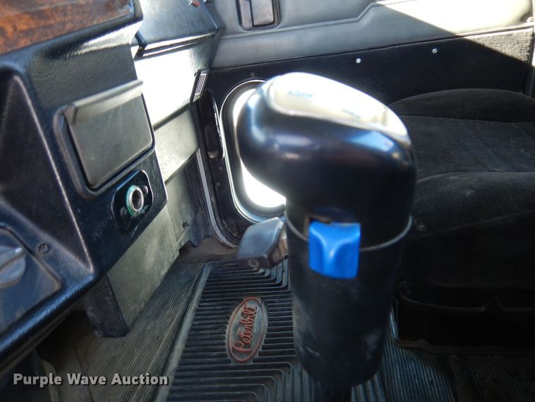 image for item KU9822 1997 Peterbilt 357  roll-off container truck