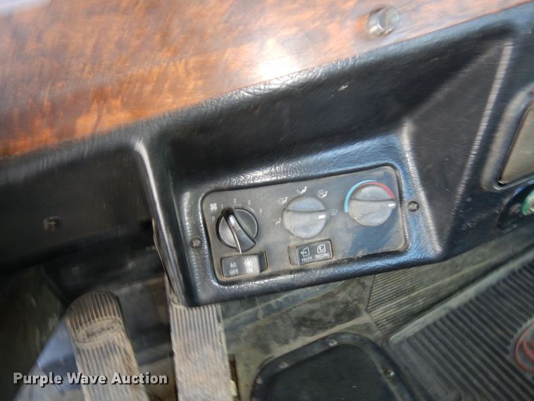 image for item KU9822 1997 Peterbilt 357  roll-off container truck