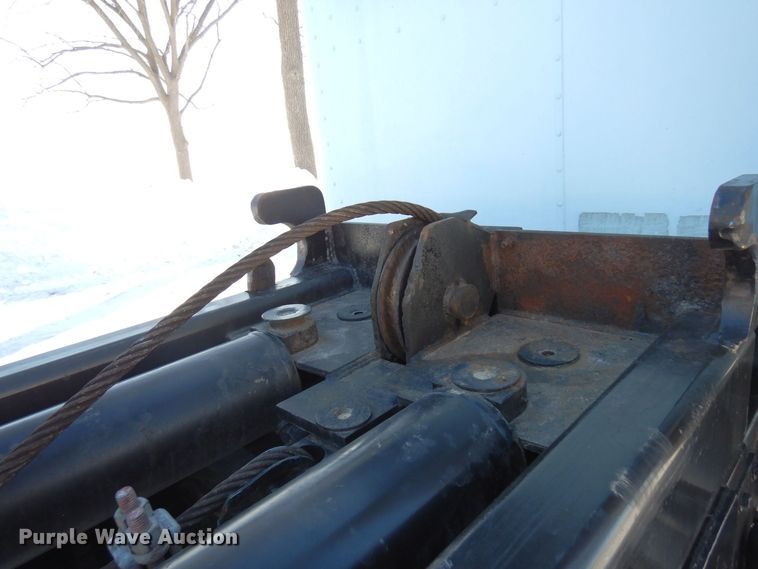 image for item KU9822 1997 Peterbilt 357  roll-off container truck