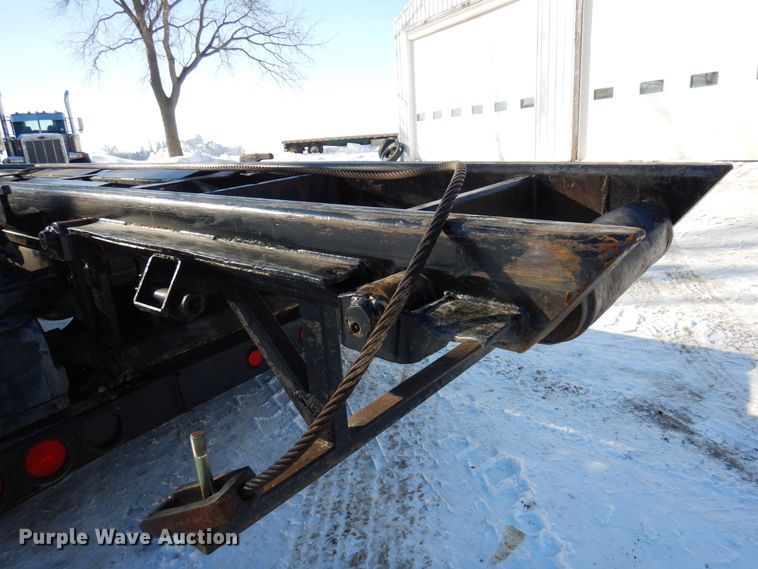 image for item KU9822 1997 Peterbilt 357  roll-off container truck