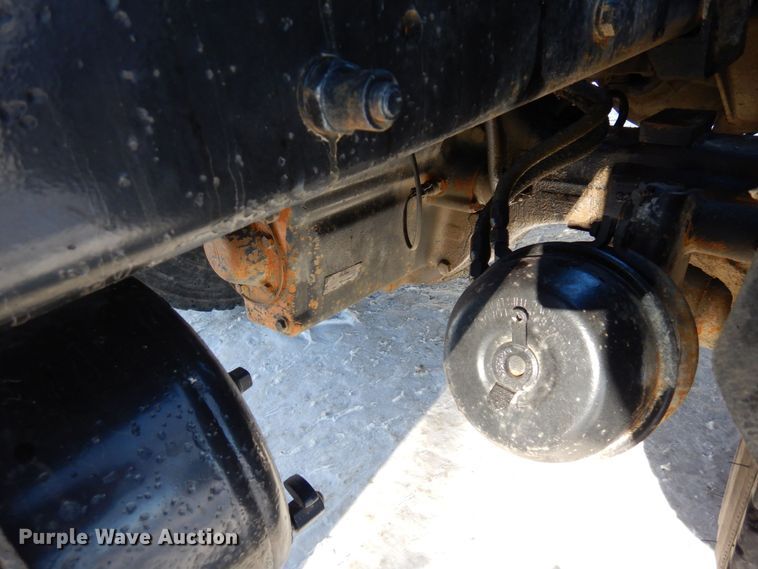 image for item KU9822 1997 Peterbilt 357  roll-off container truck