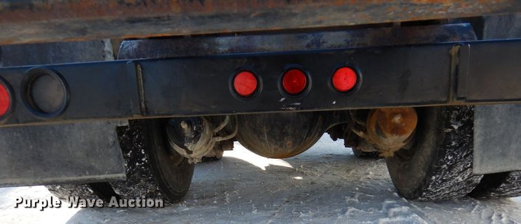 image for item KU9822 1997 Peterbilt 357  roll-off container truck