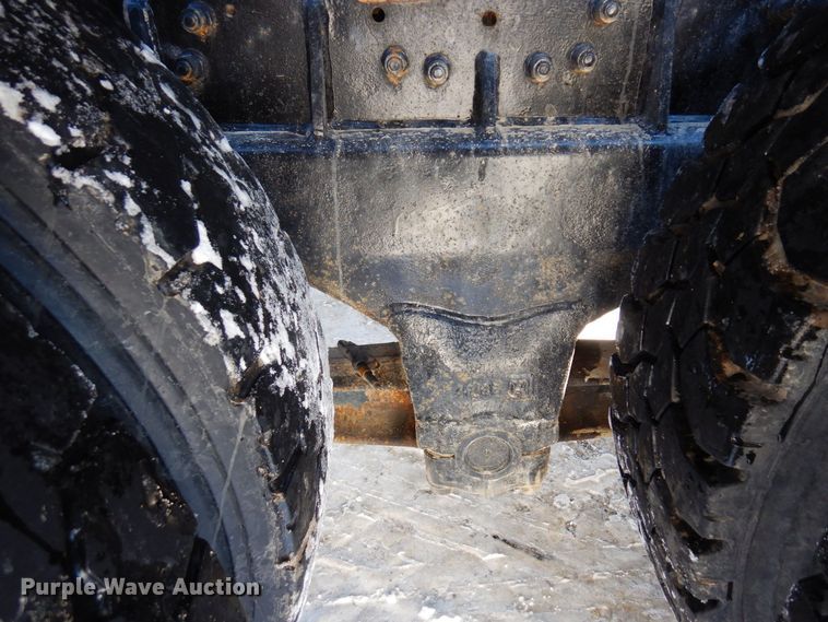 image for item KU9822 1997 Peterbilt 357  roll-off container truck