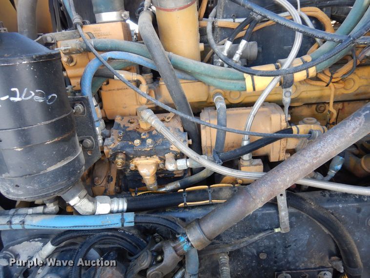 image for item KU9822 1997 Peterbilt 357  roll-off container truck