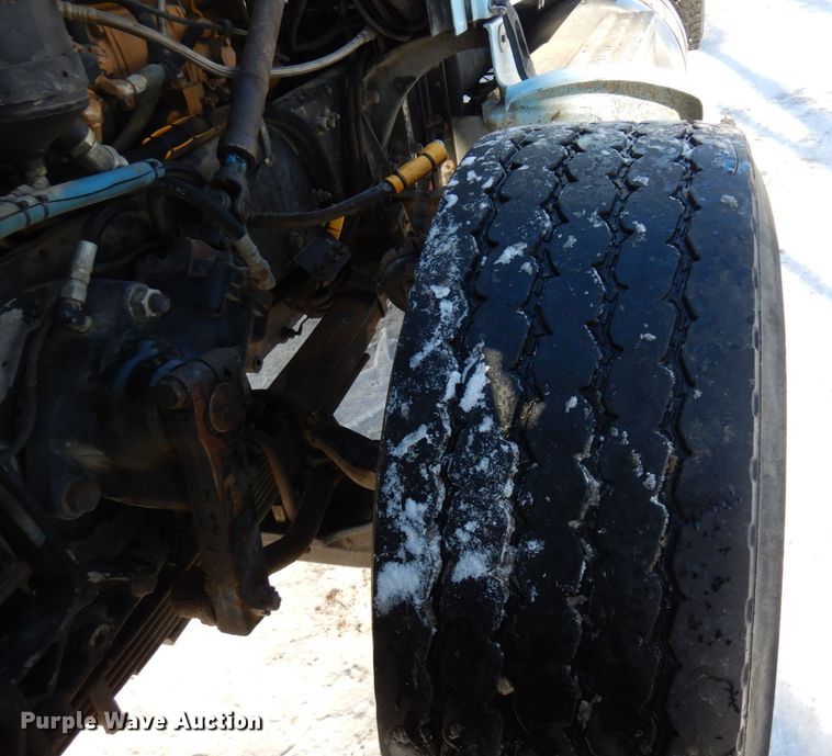 image for item KU9822 1997 Peterbilt 357  roll-off container truck