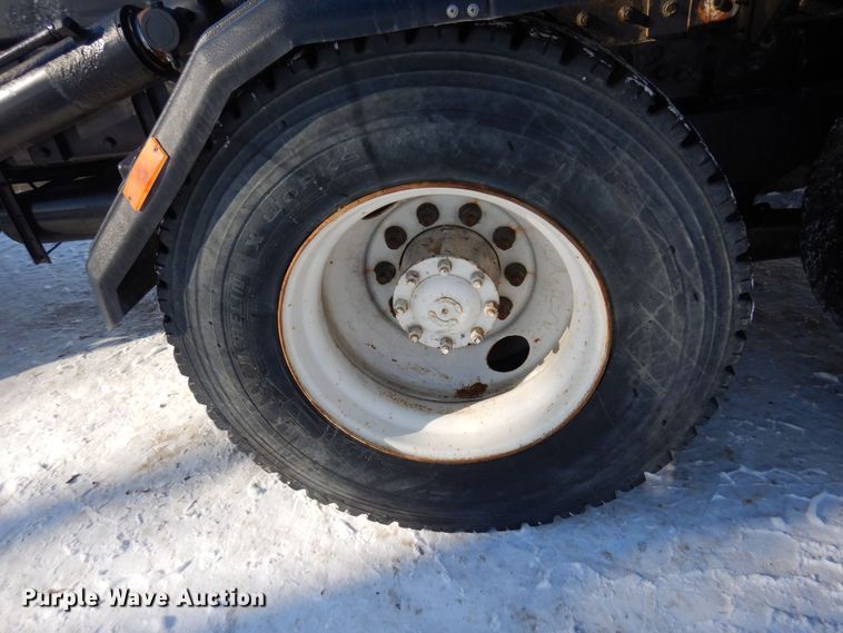 image for item KU9822 1997 Peterbilt 357  roll-off container truck