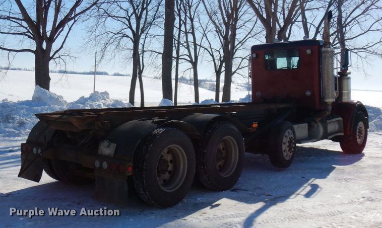 image for item KU9824 1996 Peterbilt 357  roll-off container truck