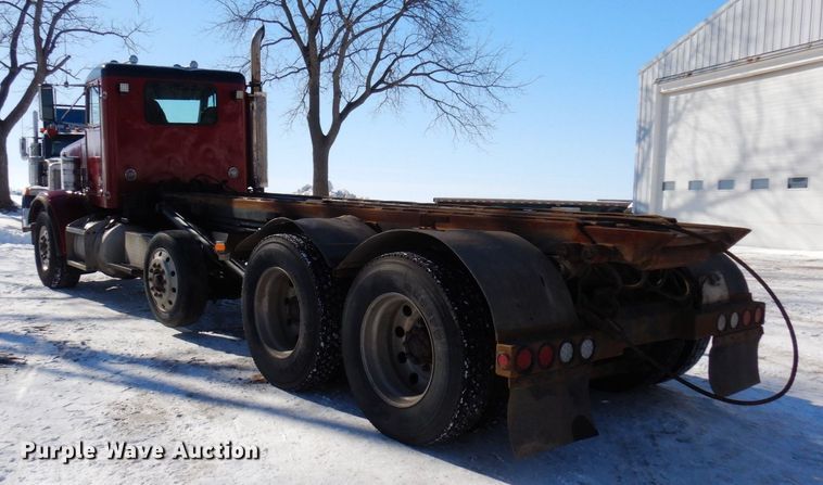 image for item KU9824 1996 Peterbilt 357  roll-off container truck