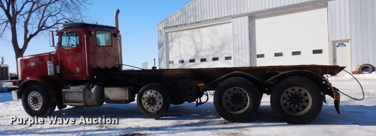 image for item KU9824 1996 Peterbilt 357  roll-off container truck