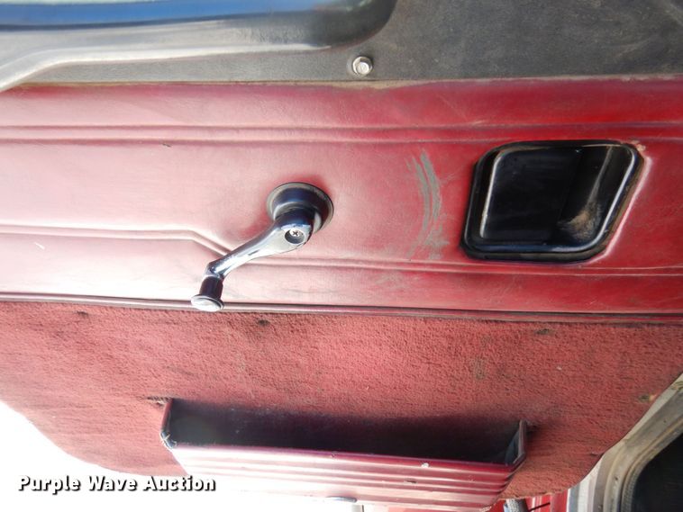 image for item KU9824 1996 Peterbilt 357  roll-off container truck