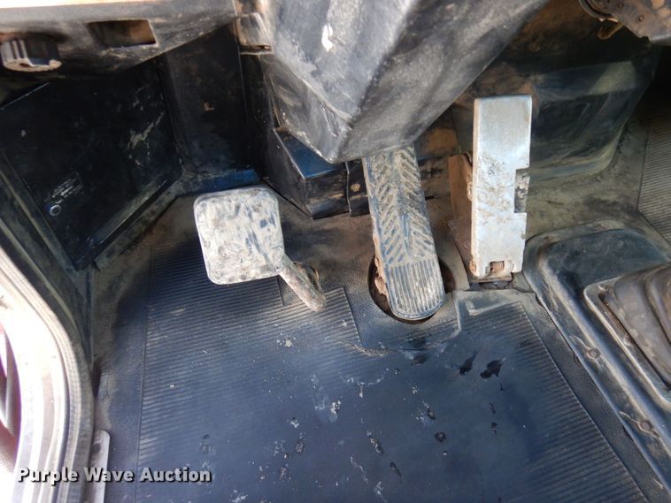 image for item KU9824 1996 Peterbilt 357  roll-off container truck