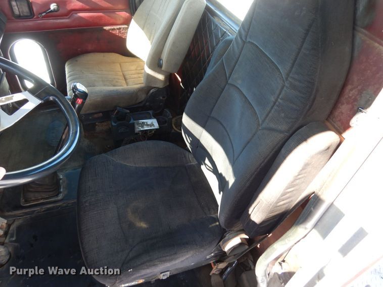 image for item KU9824 1996 Peterbilt 357  roll-off container truck