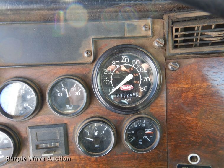 image for item KU9824 1996 Peterbilt 357  roll-off container truck